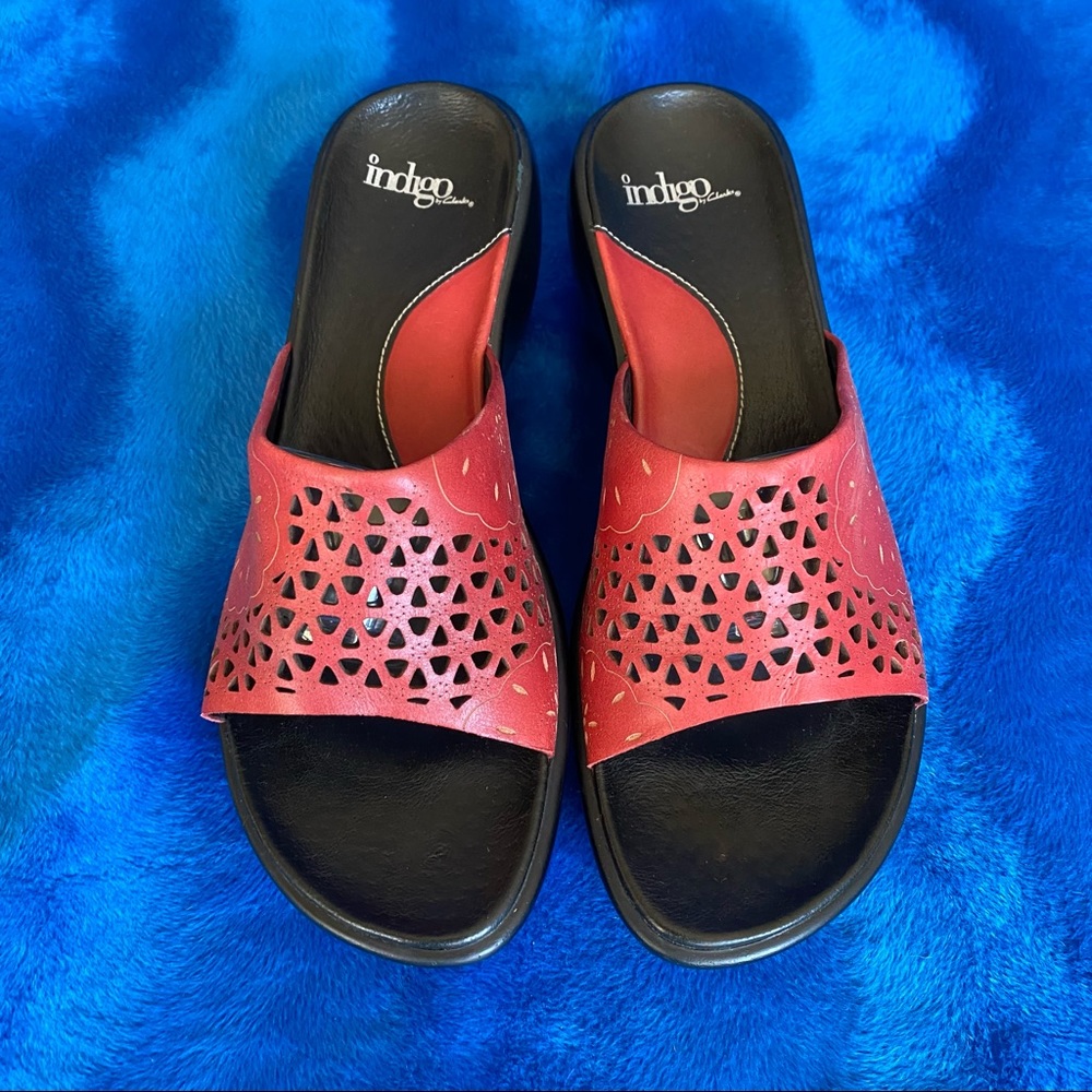 Indigo by Clark’s leather upper sandal size 8M